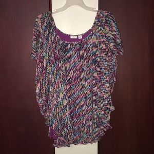 Multi colored, flowy Top!